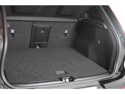 Volvo  XC40 1.5 T3 Momentum Pro *1ste Eigenaar*R-Design*Navigatie* ActivLease financial lease