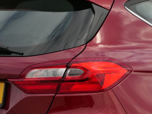 Ford Fiesta 1.0 EcoBoost Titanium | Winterpack | Navigatie | 16 Inch Lichtmetalen Velgen | Parkeersensoren | ... ActivLease financial lease