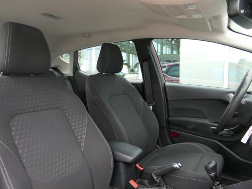 Ford Fiesta 1.0 EcoBoost Titanium | Winterpack | Navigatie | 16 Inch Lichtmetalen Velgen | Parkeersensoren | ... ActivLease financial lease