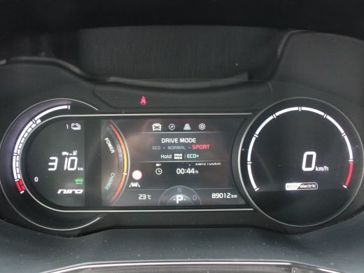 Kia e-Niro ExecutiveLine 64 kWh | Audio installatie premium | Elektrisch verstelb. bestuurdersstoel met gehe... ActivLease financial lease
