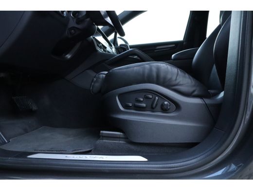 Porsche Cayenne 3.0 E-Hybrid | BTW Auto | Sport Design | Sport Chrono | 360' Camera | BOSE | Luchtvering | Pano |... ActivLease financial lease