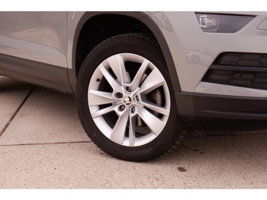 Skoda Karoq 1.5 TSI ACT Business Edition | Pano | LED | Carplay | Virtual | Camera | Navi ActivLease financial lease