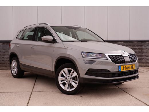 Skoda Karoq 1.5 TSI ACT Business Edition | Pano | LED | Carplay | Virtual | Camera | Navi ActivLease financial lease