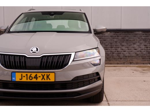 Skoda Karoq 1.5 TSI ACT Business Edition | Pano | LED | Carplay | Virtual | Camera | Navi ActivLease financial lease
