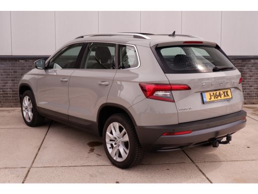 Skoda Karoq 1.5 TSI ACT Business Edition | Pano | LED | Carplay | Virtual | Camera | Navi ActivLease financial lease