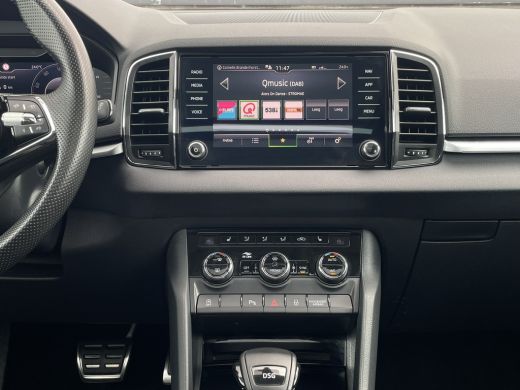 Skoda Karoq 1.5 TSI ACT Business Edition | Pano | LED | Carplay | Virtual | Camera | Navi ActivLease financial lease