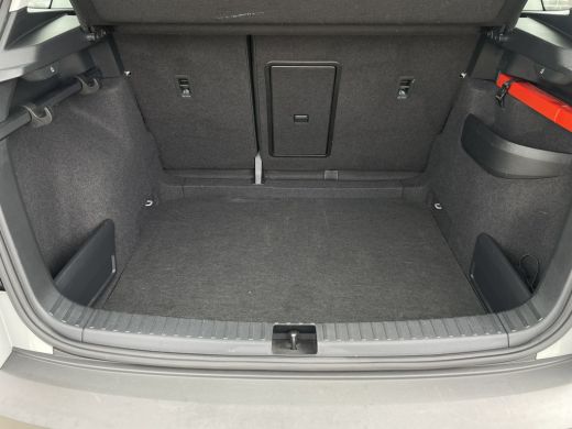 Skoda Karoq 1.5 TSI ACT Business Edition | Pano | LED | Carplay | Virtual | Camera | Navi ActivLease financial lease