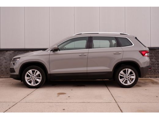 Skoda Karoq 1.5 TSI ACT Business Edition | Pano | LED | Carplay | Virtual | Camera | Navi ActivLease financial lease