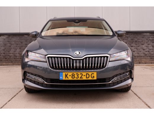 Skoda Superb Combi 1.5 TSI ACT Business Edition | Trekhaak | Camera | Alcantara | Memory | LED | Carplay | Cli... ActivLease financial lease