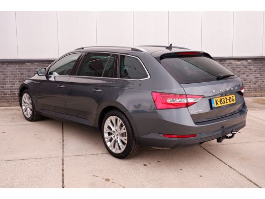 Skoda Superb Combi 1.5 TSI ACT Business Edition | Trekhaak | Camera | Alcantara | Memory | LED | Carplay | Cli... ActivLease financial lease