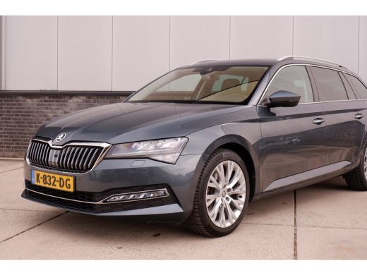 Skoda Superb Combi 1.5 TSI ACT Business Edition | Trekhaak | Camera | Alcantara | Memory | LED | Carplay | Cli... ActivLease financial lease