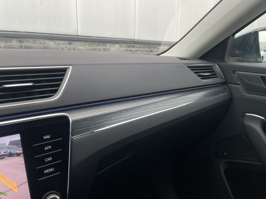 Skoda Superb Combi 1.5 TSI ACT Business Edition | Trekhaak | Camera | Alcantara | Memory | LED | Carplay | Cli... ActivLease financial lease