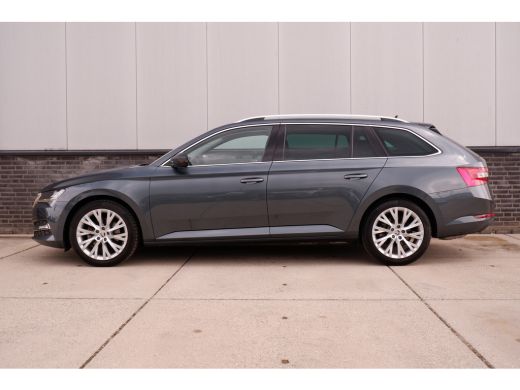 Skoda Superb Combi 1.5 TSI ACT Business Edition | Trekhaak | Camera | Alcantara | Memory | LED | Carplay | Cli... ActivLease financial lease
