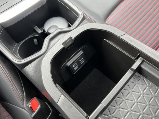 Toyota RAV4 2.5 Plug-in Hybrid AWD Bi-Tone Plus | Schuif- / kanteldak | ActivLease financial lease