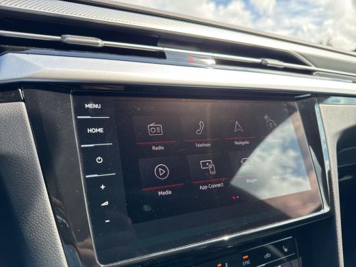 Volkswagen Arteon 1.4 TSI eHybrid R-Line Business+ | PHEV | 218 Pk | Leder | Area View | Trekhaak | ActivLease financial lease