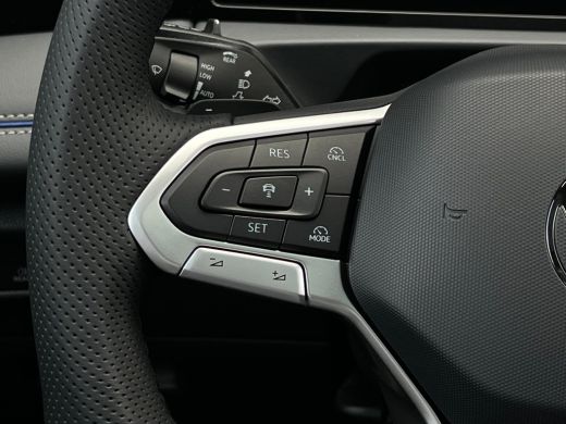 Volkswagen Tiguan R-Line Edition - eHybrid Inclusief €2000,- inruilvoordeel | 'App-Connect' draadloze smartphone in... ActivLease financial lease