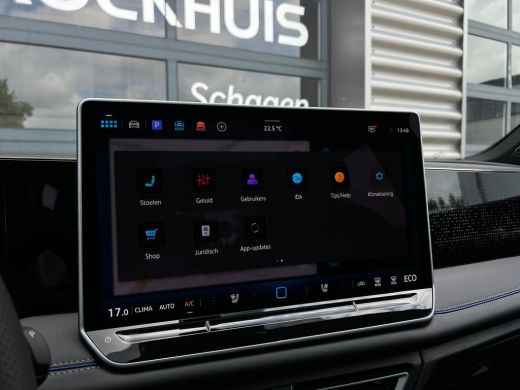 Volkswagen Tiguan R-Line Edition - eHybrid Inclusief €2000,- inruilvoordeel | 'App-Connect' draadloze smartphone in... ActivLease financial lease