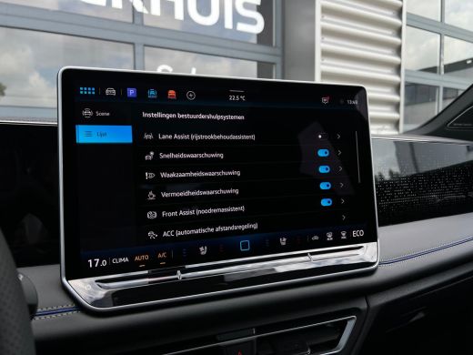 Volkswagen Tiguan R-Line Edition - eHybrid Inclusief €2000,- inruilvoordeel | 'App-Connect' draadloze smartphone in... ActivLease financial lease