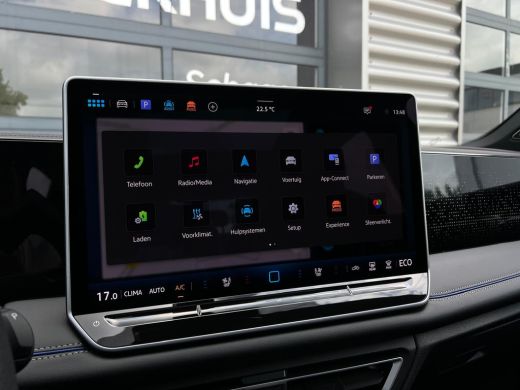 Volkswagen Tiguan R-Line Edition - eHybrid Inclusief €2000,- inruilvoordeel | 'App-Connect' draadloze smartphone in... ActivLease financial lease