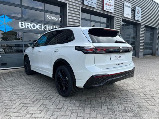 Volkswagen Tiguan R-Line Edition - eHybrid Inclusief €2000,- inruilvoordeel | 'App-Connect' draadloze smartphone in... ActivLease financial lease