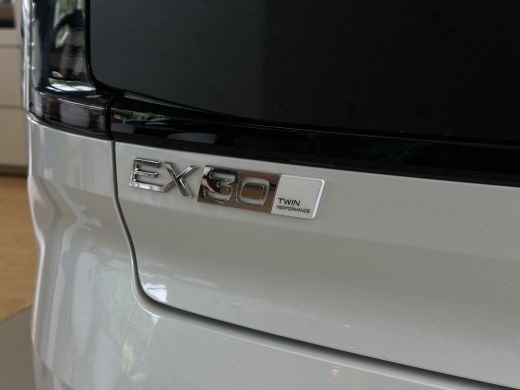 Volvo  EX30 Twin Motor Performance Ultra 69kWh Experience-pakket | ACC | Pine interieur | Extra getint glas |... ActivLease financial lease
