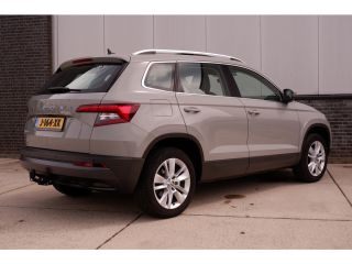 Skoda Karoq 1.5 TSI ACT Business Edition | Pano | LED | Carplay | Virtual | Camera | Navi