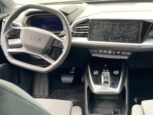 Audi Q4 e-tron 45 quattro Advanced edition 82 kWh 286pk | Dodehoek detectie l Elektr. Verst. Stoel l Elektr. Ach... ActivLease financial lease