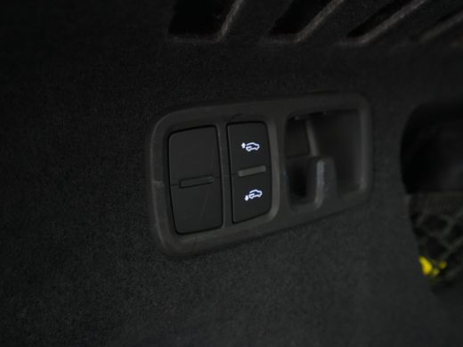 Audi Q8 55 TFSI e 381 pk quattro S-Line Panorama Matrix Led Camera Luchtvering Stoelverwarming Navigatie ... ActivLease financial lease