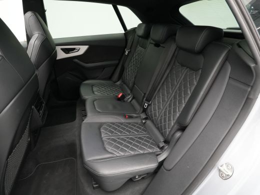 Audi Q8 55 TFSI e 381 pk quattro S-Line Panorama Matrix Led Camera Luchtvering Stoelverwarming Navigatie ... ActivLease financial lease