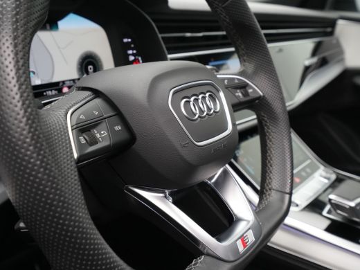 Audi Q8 55 TFSI e 381 pk quattro S-Line Panorama Matrix Led Camera Luchtvering Stoelverwarming Navigatie ... ActivLease financial lease