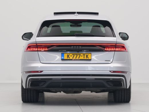 Audi Q8 55 TFSI e 381 pk quattro S-Line Panorama Matrix Led Camera Luchtvering Stoelverwarming Navigatie ... ActivLease financial lease