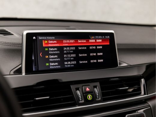 BMW X1 sDrive18i High Executive Automaat (GROOT NAVI, DEALER ONDERHOUDEN, CLIMATE, LEDER, GETINT GLAS, S... ActivLease financial lease