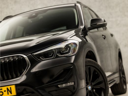 BMW X1 sDrive18i High Executive Automaat (GROOT NAVI, DEALER ONDERHOUDEN, CLIMATE, LEDER, GETINT GLAS, S... ActivLease financial lease