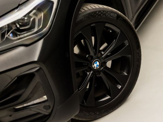 BMW X1 sDrive18i High Executive Automaat (GROOT NAVI, DEALER ONDERHOUDEN, CLIMATE, LEDER, GETINT GLAS, S... ActivLease financial lease