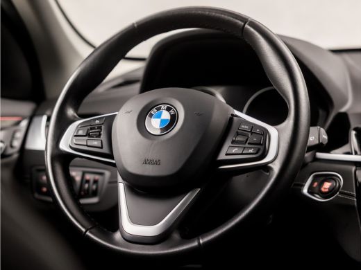 BMW X1 sDrive18i High Executive Automaat (GROOT NAVI, DEALER ONDERHOUDEN, CLIMATE, LEDER, GETINT GLAS, S... ActivLease financial lease