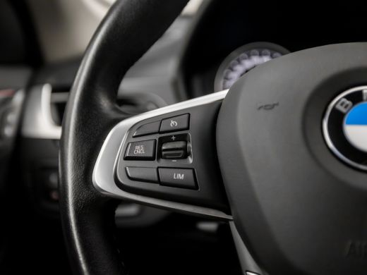 BMW X1 sDrive18i High Executive Automaat (GROOT NAVI, DEALER ONDERHOUDEN, CLIMATE, LEDER, GETINT GLAS, S... ActivLease financial lease