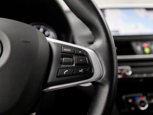 BMW X1 sDrive18i High Executive Automaat (GROOT NAVI, DEALER ONDERHOUDEN, CLIMATE, LEDER, GETINT GLAS, S... ActivLease financial lease
