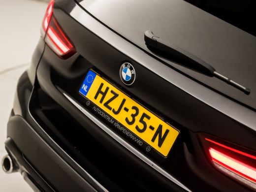BMW X1 sDrive18i High Executive Automaat (GROOT NAVI, DEALER ONDERHOUDEN, CLIMATE, LEDER, GETINT GLAS, S... ActivLease financial lease