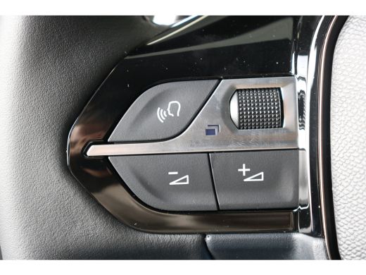 Peugeot 208 Allure | 16" Lichtmetalen velgen 'ELBORN' | Adaptieve cruise control met Stop&Go functie | Climat... ActivLease financial lease