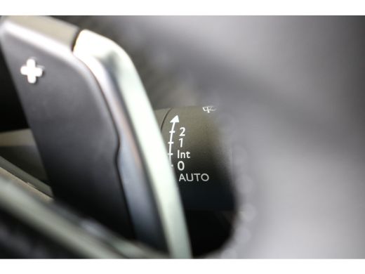 Peugeot 208 Allure | 16" Lichtmetalen velgen 'ELBORN' | Adaptieve cruise control met Stop&Go functie | Climat... ActivLease financial lease