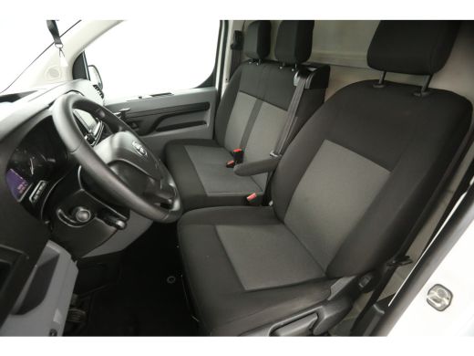 Toyota ProAce 2.0 D-4D L2H1 145PK Airco Cruise Carplay 3 Persoons Parkeersensoren Elektrpakket ActivLease financial lease