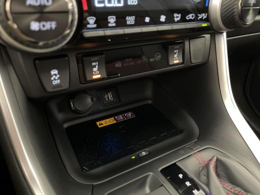 Toyota RAV4 2.5 Plug-in Hybrid AWD Limited Edition Bi-tone ActivLease financial lease