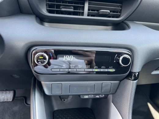 Toyota Yaris 1.5 Hybrid 115 Active ActivLease financial lease