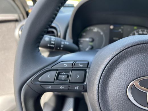 Toyota Yaris 1.5 Hybrid 115 Active ActivLease financial lease