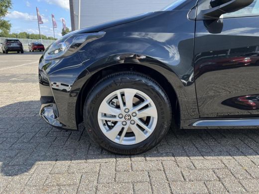 Toyota Yaris 1.5 Hybrid 115 Active ActivLease financial lease
