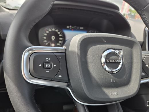 Volvo  XC40 1.5 T2 Momentum Business | 19'' | Intellisafe | Keyless | BLIS | VolvoSelekt! ActivLease financial lease