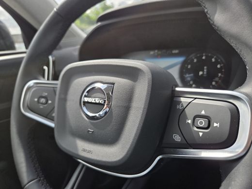 Volvo  XC40 1.5 T2 Momentum Business | 19'' | Intellisafe | Keyless | BLIS | VolvoSelekt! ActivLease financial lease
