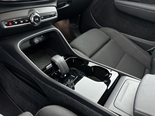 Volvo  XC40 Single Motor Core 69 kWh | 19" Allseason | Adaptieve cruise | BLIS | Getint glas | Parkeercamera ... ActivLease financial lease
