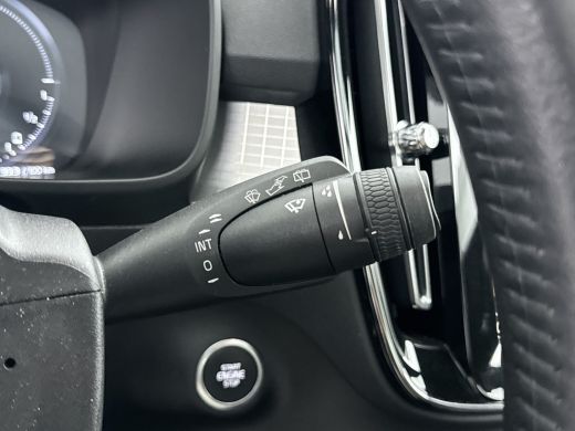 Volvo  XC40 T4 Recharge R-Design | 19' | Panoramadak | 360 Camera | Harman Kardon | Stuur/stoelverwarming | A... ActivLease financial lease