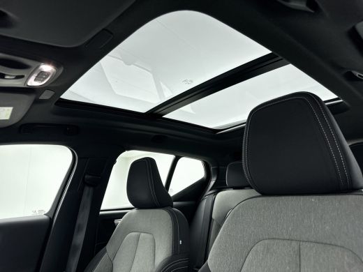 Volvo  XC40 T4 Recharge R-Design | 19' | Panoramadak | 360 Camera | Harman Kardon | Stuur/stoelverwarming | A... ActivLease financial lease